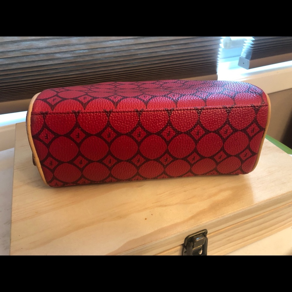 Red Patterned Fossil Purse - Picture 6 of 8